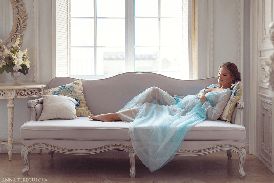 Pregnant photo shoot of Lyubov in Vivien's boudoir dress